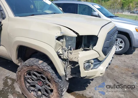 2017 Toyota Tacoma Sr5 V6 z USA, uszkodzony, nr VIN 3TMAZ5CN1HM026355